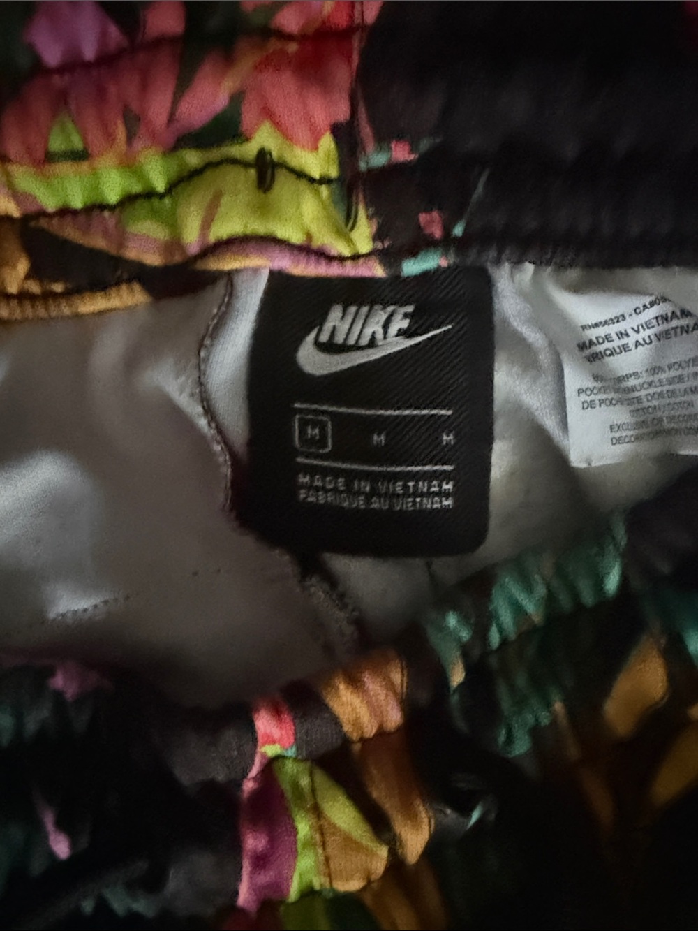 Nike Limited Edition Floral 2 piece Track Suit rare - Picture 2 of 4